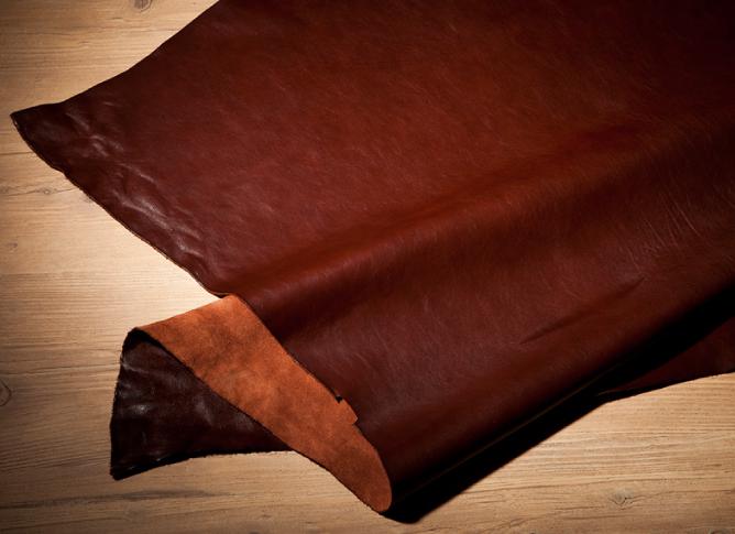 マルティーニとは手触りが良く伝統の製法で作られたココマイスターの皮革素材